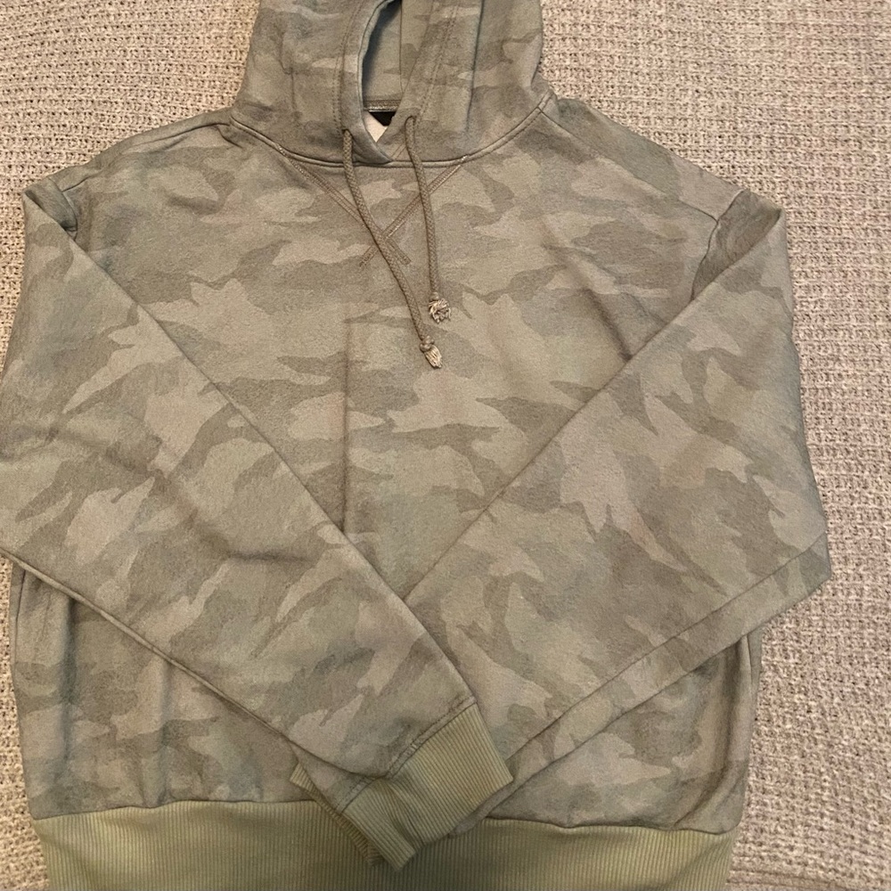 Women’s camo hoodie